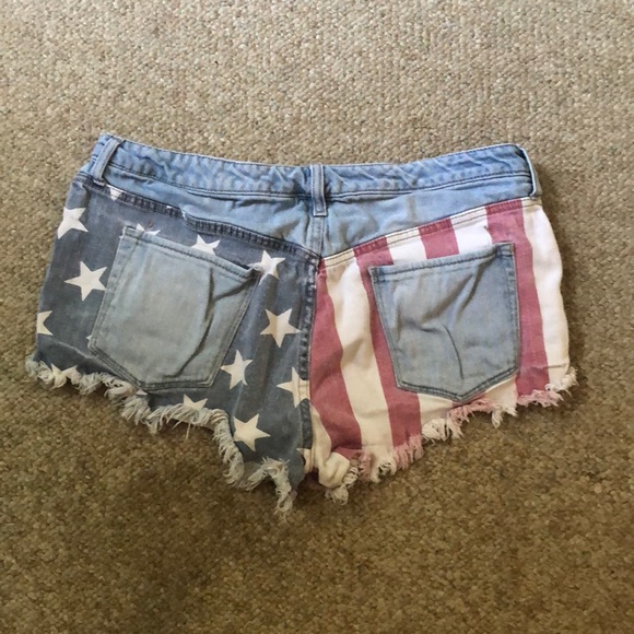 High Rise Ripped Shorts - Picture 2 of 2